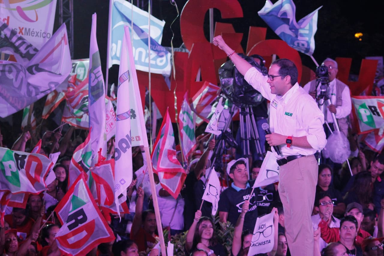 Candidato del partido oficialista aventaja contienda en Colima