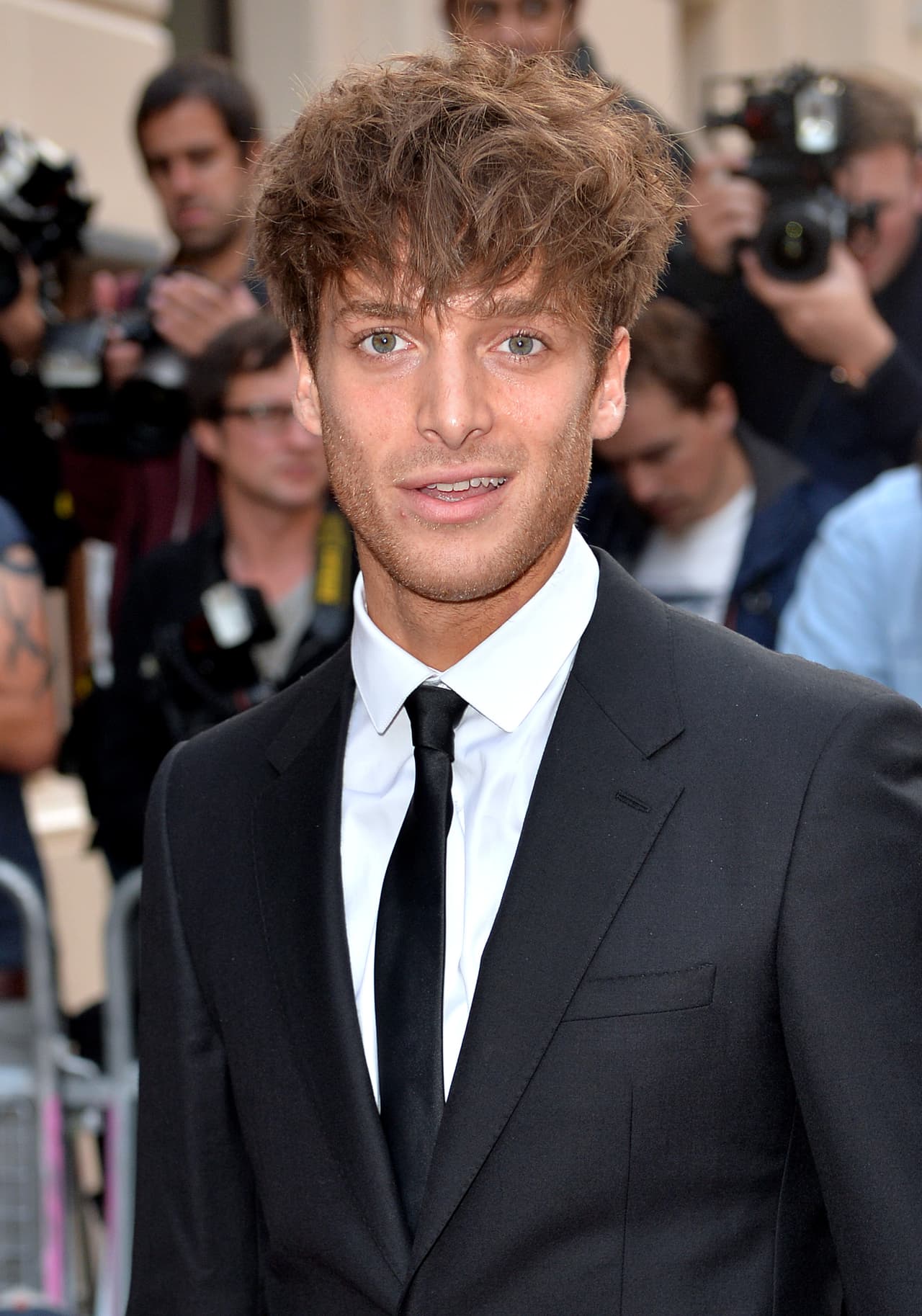 Este galán es otro talentoso cantante originario de Paisley, Escocia. ¿Te gustó? Entonces no olvides su nombre: Paolo Nutini.