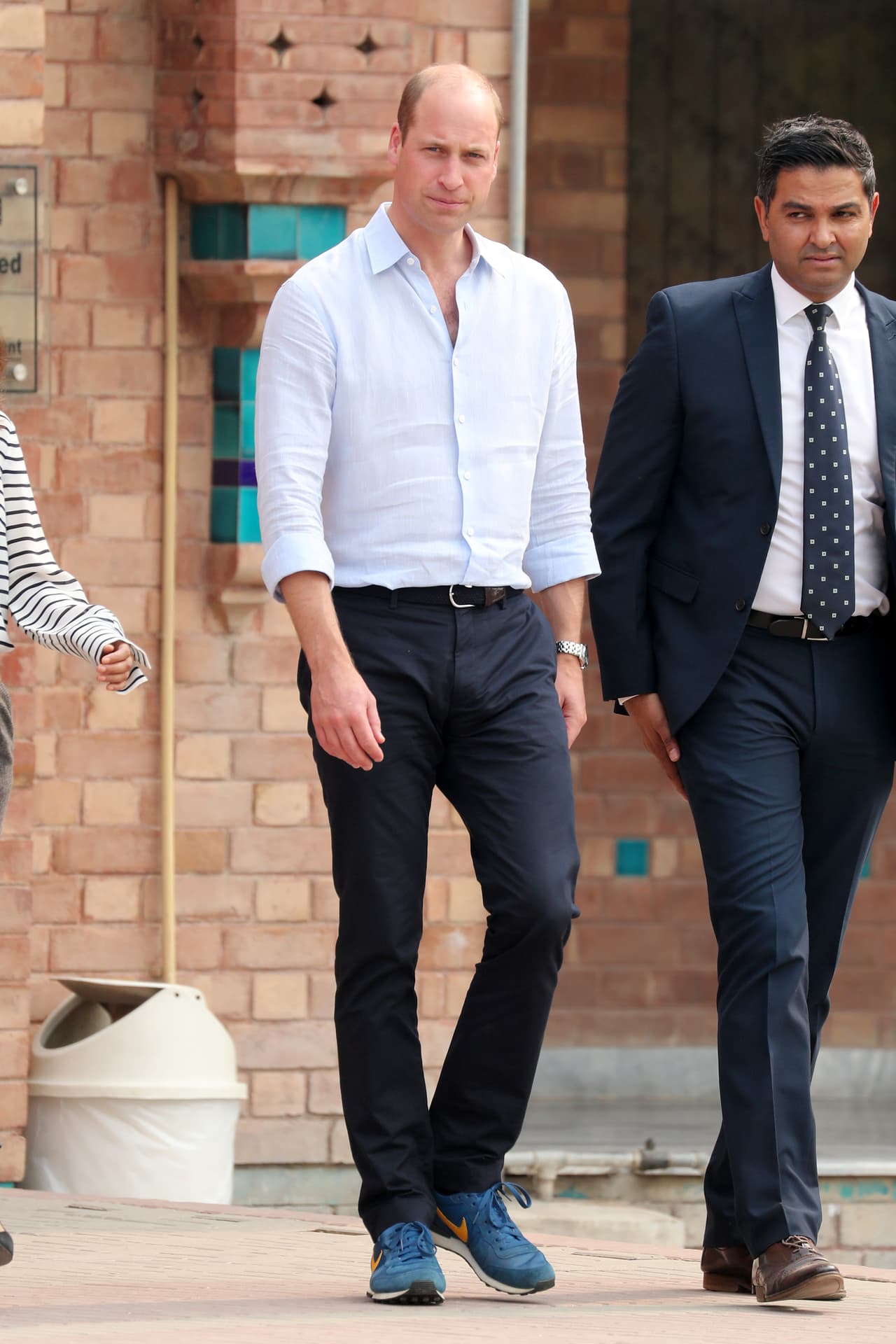 El príncipe tiene 
<b><a href="https://www.univision.com/famosos/el-principe-william-cuenta-en-pakistan-que-su-sueno-siempre-fue-volar-y-ser-libre-fotos" target="_blank">experiencia como piloto</a></b> ya que hace algunos años estudió para ello, pero este jueves, iba de pasajero.