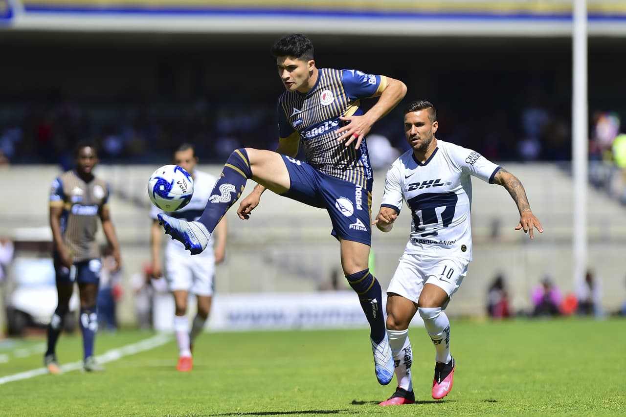 Pumas golea y vence a San Luis 4-0. Con doblete de Carlos Gonzalez, gol de Fabio Álvarez y Juan Ignacio Dinenno, los universitarios se colocan como segundos de la tabla en la Liga MX.