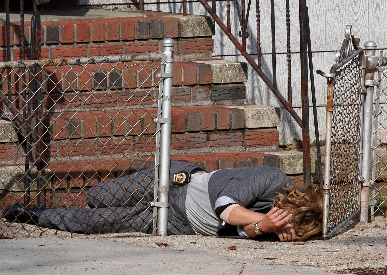 No se levantaba del piso, ¿era parte de la acción?