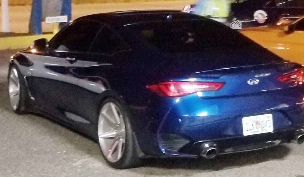 El Infinity Q-60 color azul del 2017, le pertenece a Anthony Díaz Acevedo de 32 años.