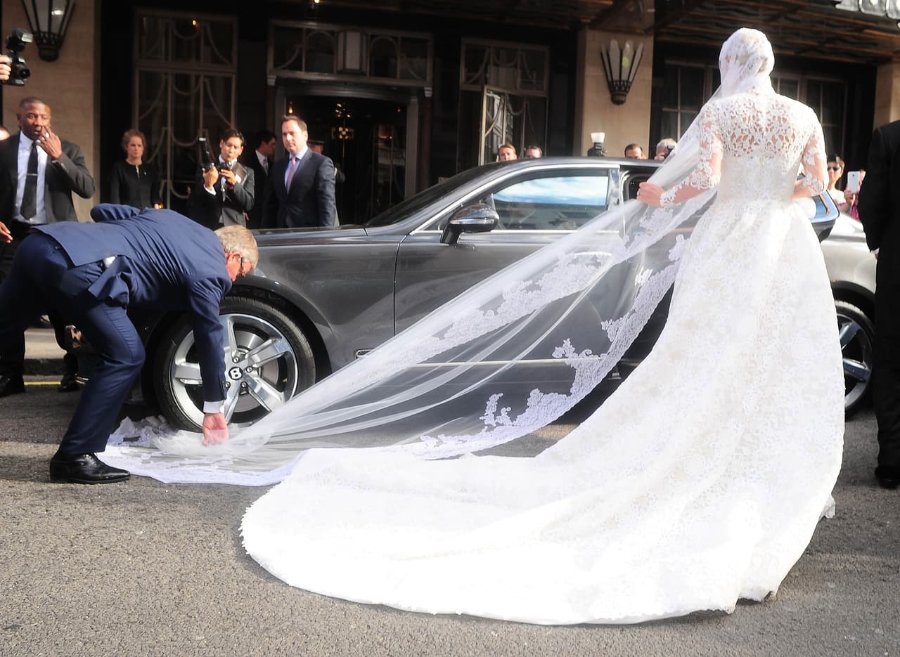 Su enorme velo fue el protagonista del día.