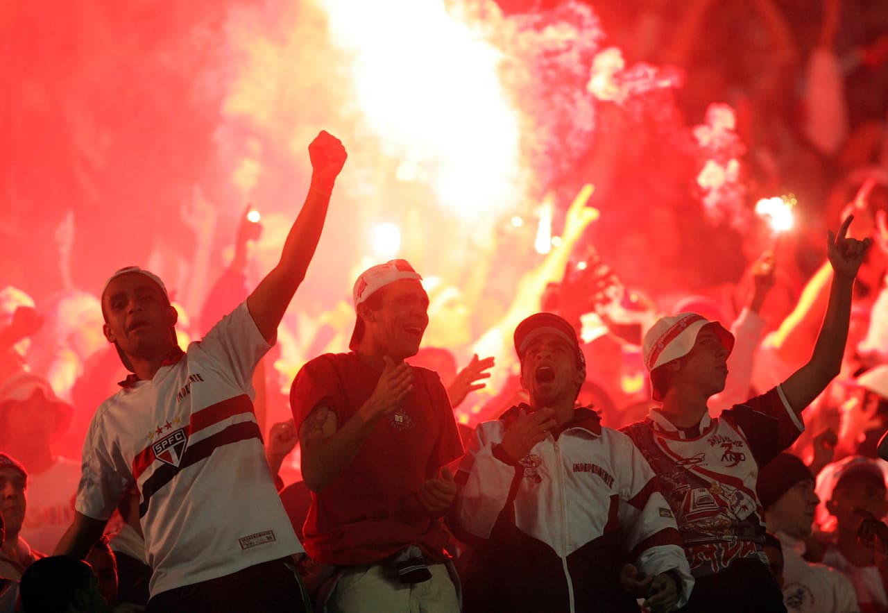 Y regresamos a Brasil para observar a la hinchada del Sao Paulo.