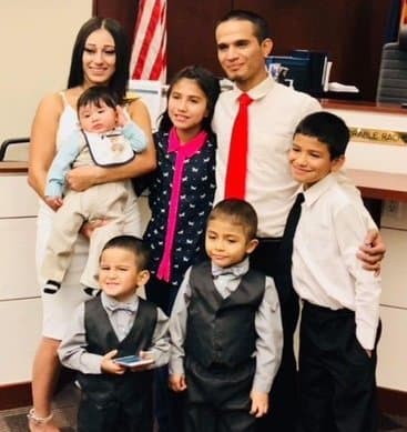 Padre de un niño con cáncer se refugia en una iglesia luego de que ICE se negó inesperadamente a suspender su deportación