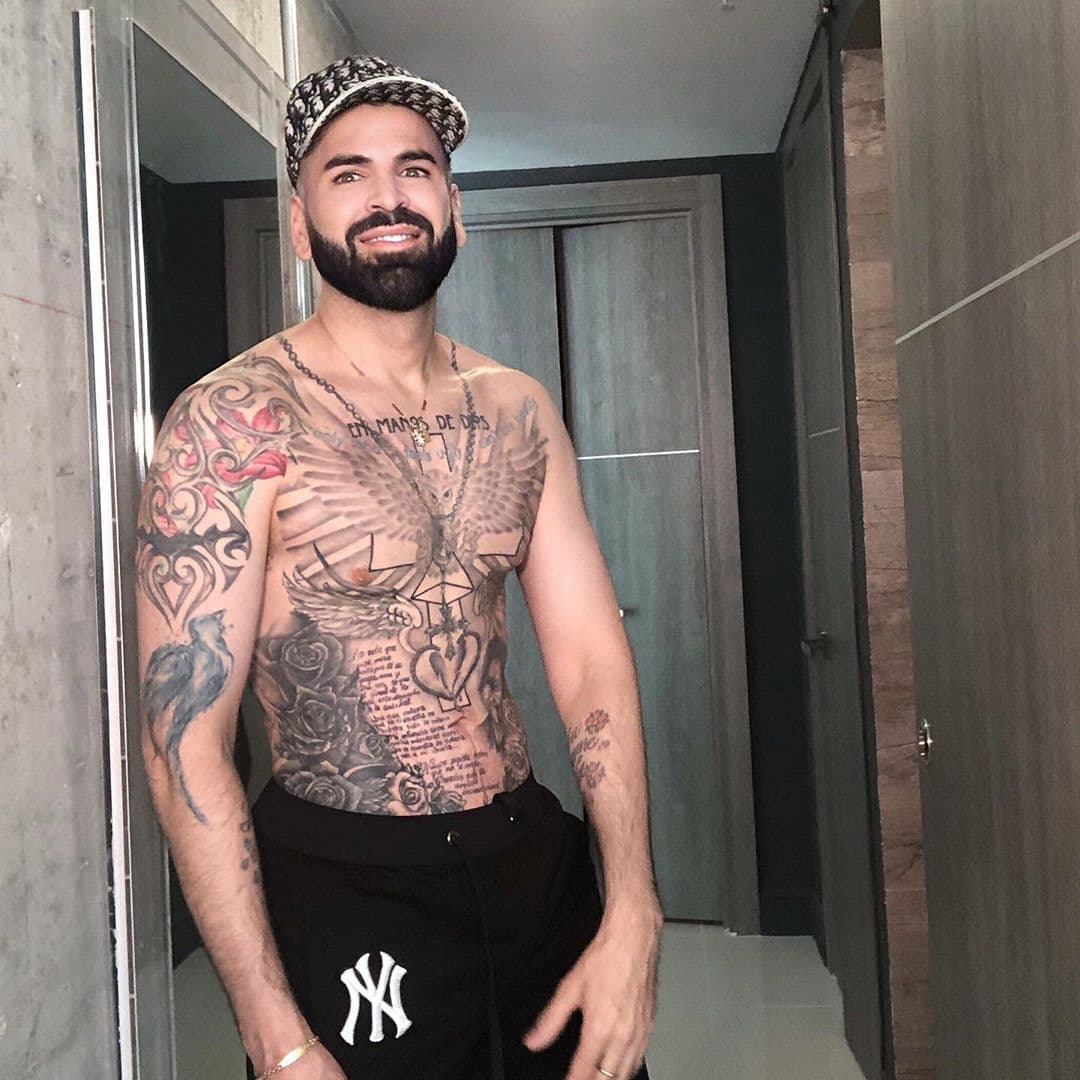 De bloquear a su madre en Instagram, no sería la primera vez. El pasado martes 14 de enero, Jomari Goyso compartió otro mensaje que le había enviado su madre cuestionándolo si era verdad que había 
<b><a href="https://www.univision.com/famosos/jomari-goyso-volvio-a-bloquear-a-su-mama-de-instagram-por-preguntarle-si-bailo-desnudo-en-un-bar-fotos" target="_blank">bailado desnudo</a></b> en un bar.