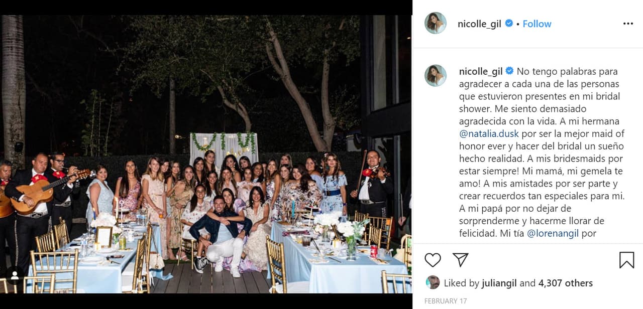 Solo 16 días después, Nicolle publicó 
<b><a href="https://www.instagram.com/p/B8sDgq0J1AS/" target="_blank">una foto </a></b>de la despedida de soltera en la que no solo estuvo acompañada de sus mejores amigas, sino también de su famoso papá. 
<br>