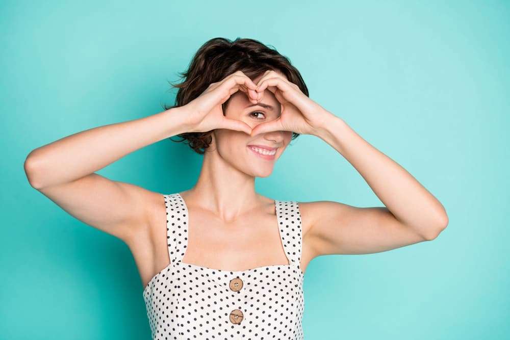 No todos comprenden que detrás de esa persona que parece vanidoso y tirano se esconde un ser humano generoso capaz de dar la vida por los que ama; procura ser un poco más humilde.