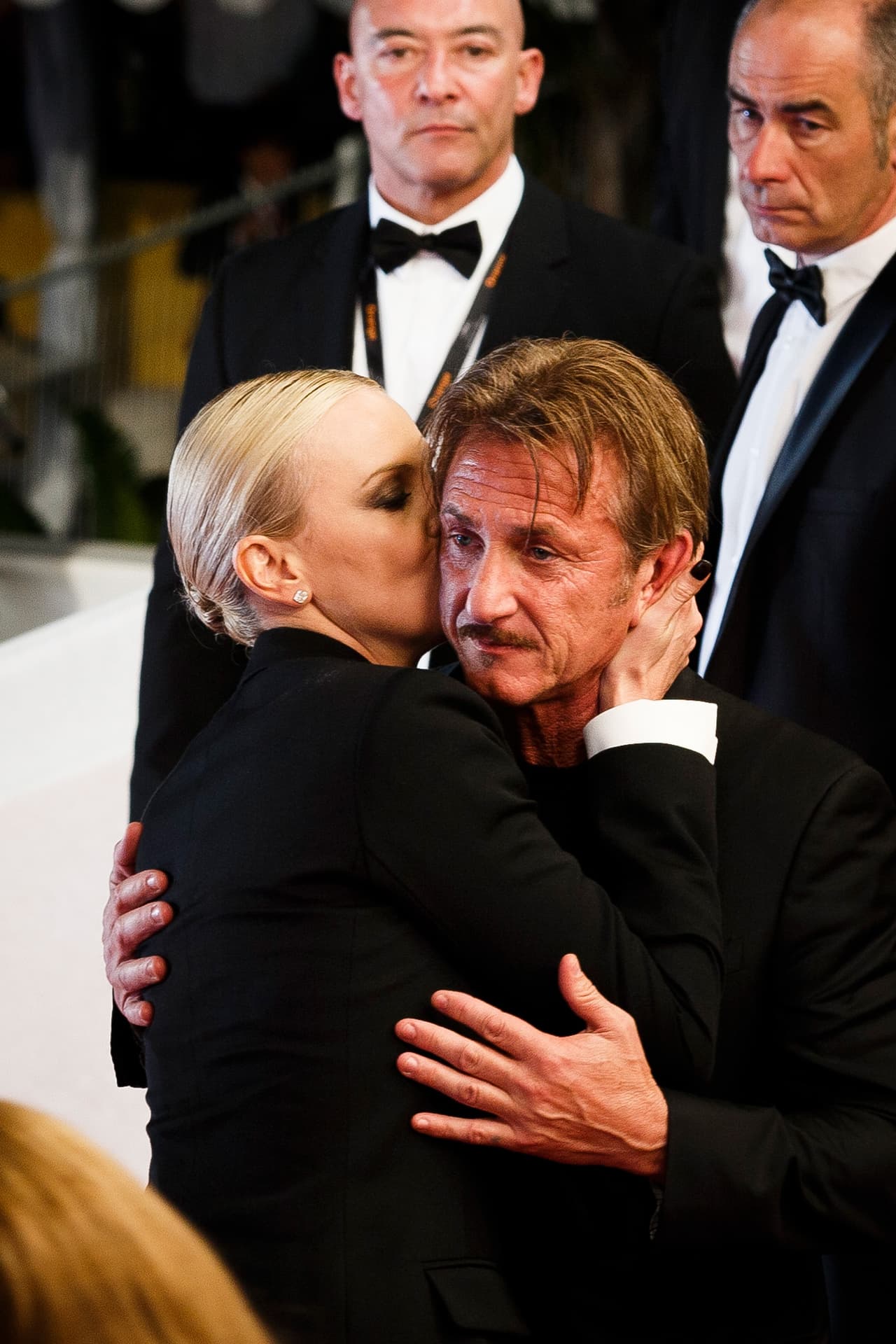Sean Penn y Charlize Theron pasaron un momento amargo en el festival de Cannes.
