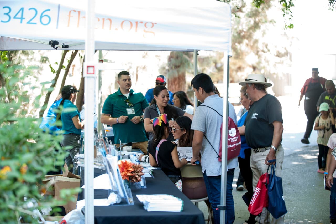 Un bello dia fue perfecto para las familias desde Bakersfield a Modesto.