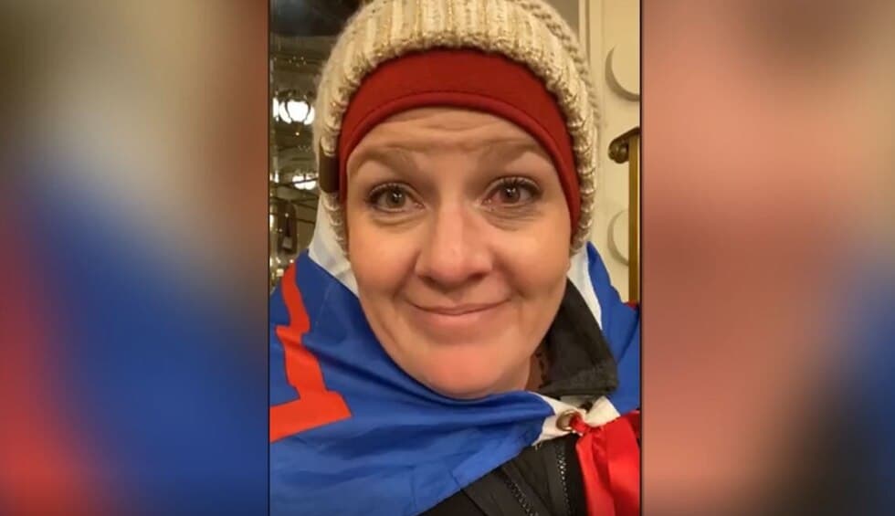 Un juez permite pasar un "retiro espiritual" en México a una de las acusadas por el asalto al Capitolio