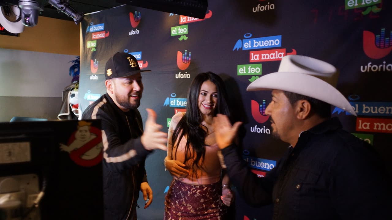 Roberto Tapia llegó al El Bueno, La Mala y El Feo para estrenar en exclusiva su nuevo sencillo.