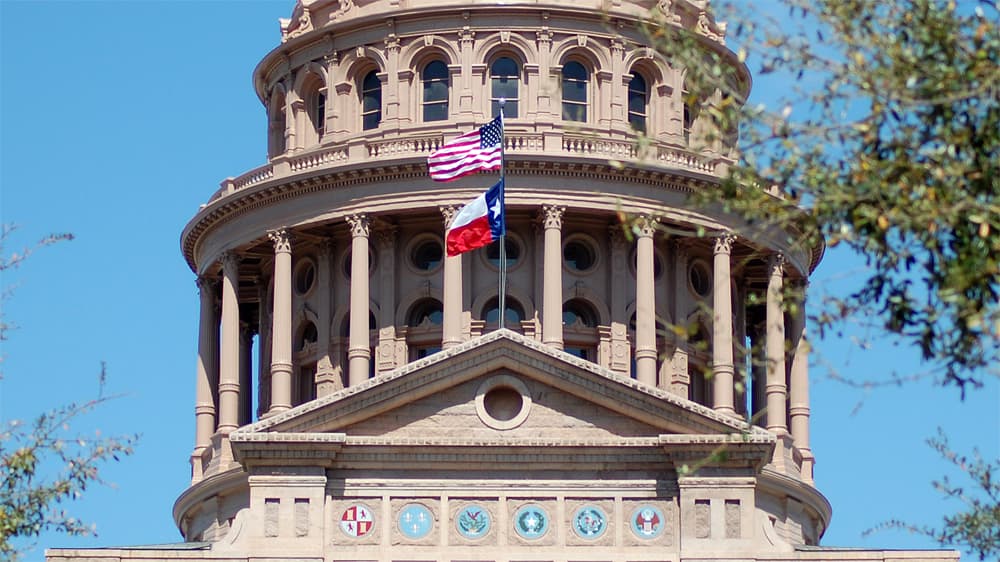 Alcalde de Austin considera extender la orden de permanecer en casa para evitar contagios de coronavirus