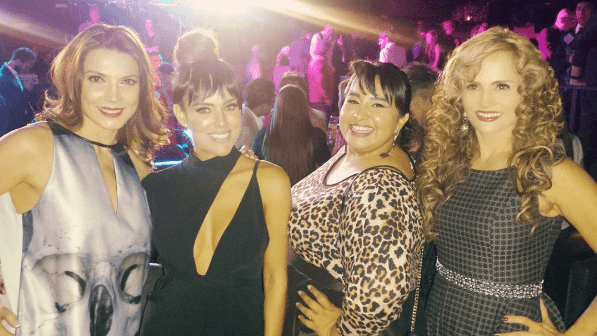 Las reinas de la telenovela se ven radiantes juntas y una buena foto no podía faltar.