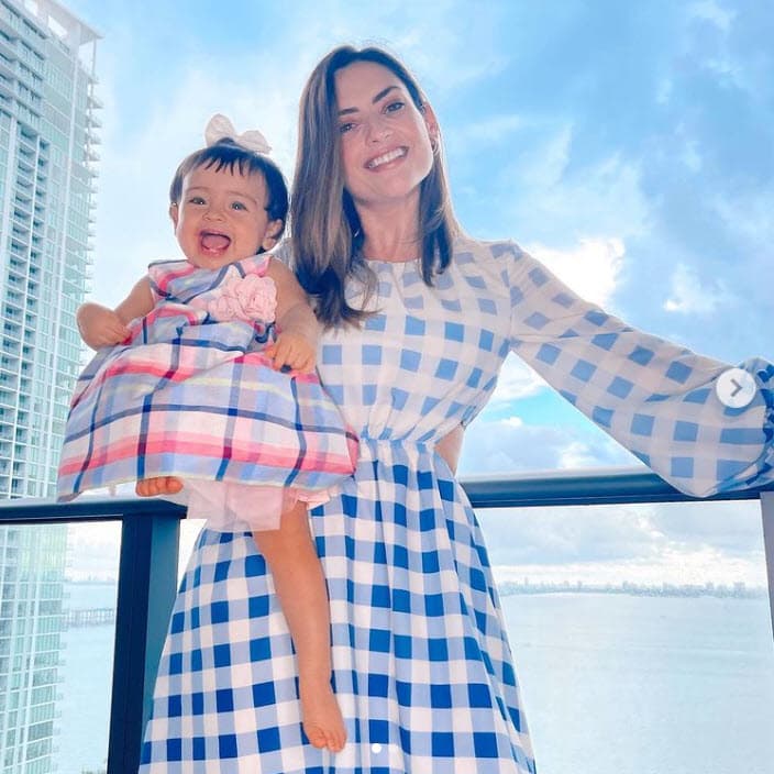 Megan, quien es considerada 
<b><a href="https://www.univision.com/famosos/famosas-tuvieron-un-bebe-arcoiris-fotos" target="_blank">una 'bebe arcoiris'</a></b>, como se les conoce a los que nacen tras la pérdida de un hijo, llegó a la vida de sus padres el 24 de julio de 2020. 
<br>