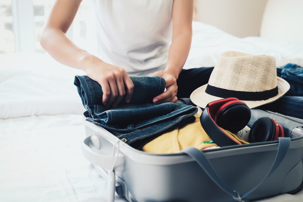 <b>Dinero y fortuna -</b>
<br>No te asustes ante la perspectiva de un viaje inesperado porque aunque te parezca sorpresivo y debas incurrir en algunos gastos no previstos te darás cuenta como al final resulta productivo.