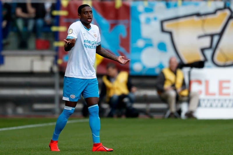 No obstante, PSV Eindhoven perdió el liderato tras este empate por peor diferencia de gol con Ajax, con el que iguala en puntos.