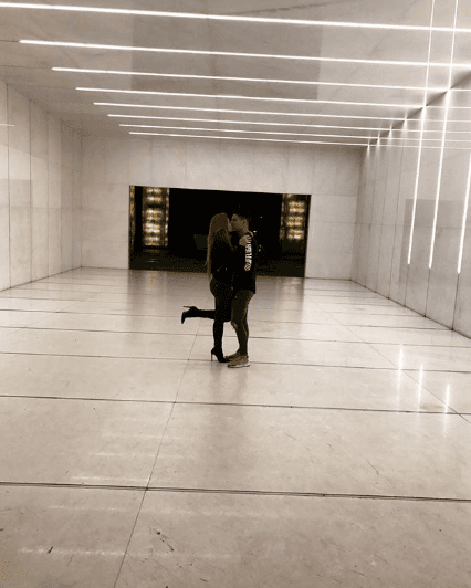 "11:11. Oficial es", escribió 'Gomita' al compartir esta imagen en Instagram. Además, su pareja hizo la misma publicación a través de esta red social.