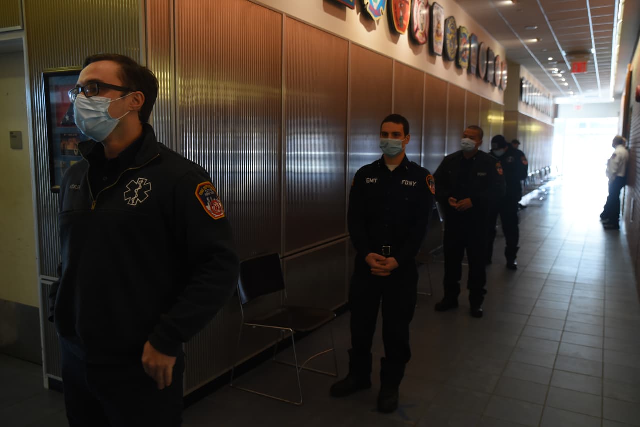 Desde el comienzo de la pandemia, el Departamento ha perdido 11 miembros por covid-19, incluyendo cuatro miembros del Servicio de Emergencia y siete civiles.