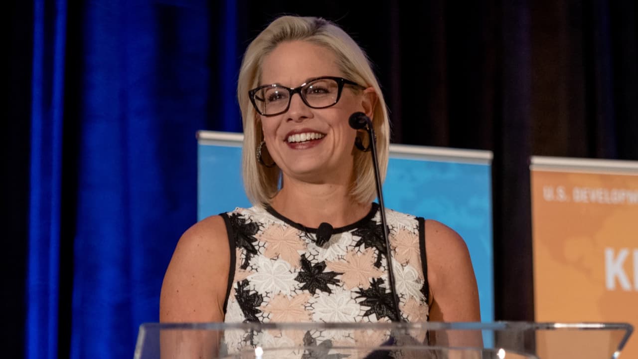 Kyrsten Sinema: Cómo estamos solucionando problemas en Arizona durante la pandemia de COVID-19