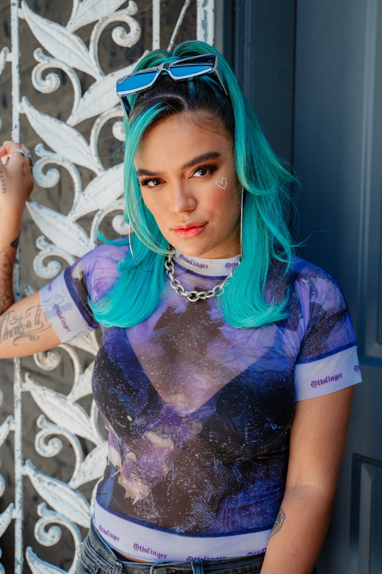 El ritmo de 
<b>Karol G</b> pondrá a todos a bailar también. La cantante colombiana no sólo estará presente en el escenario de la fiesta más grande del verano para deleitar a los asistentes con su más reciente éxito ‘200 Copas’, sino también por sus 12 nominaciones entre las que destacan Álbum Del Año y Canción Del Año.