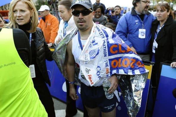 "Tiene un corazón muy grande, como un campeón", comentó Juan José López, un cocinero de 34 años que fue uno de los dos escoltas que acompañaron a Peña durante todo el trayecto.