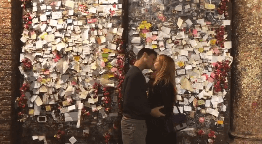 Juntos visitaron la icónica casa de Julieta en Verona.