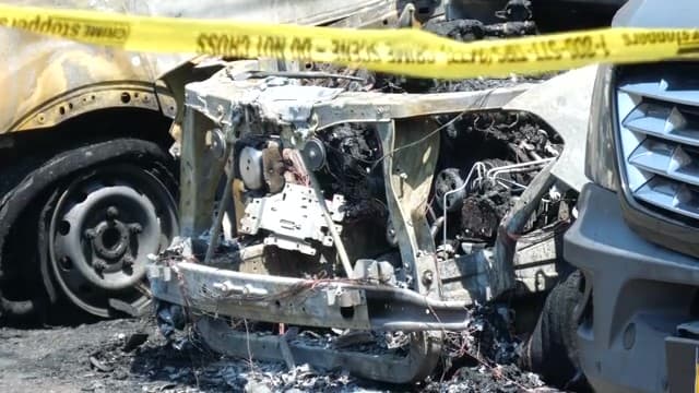 El alcalde Eric Adams declaró que "nadie tiene licencia para cometer violencia en nuestra ciudad, especialmente contra las fuerzas del orden" y aseguró que encontrarán a los responsables. No se reportaron lesionados durante el incidente.