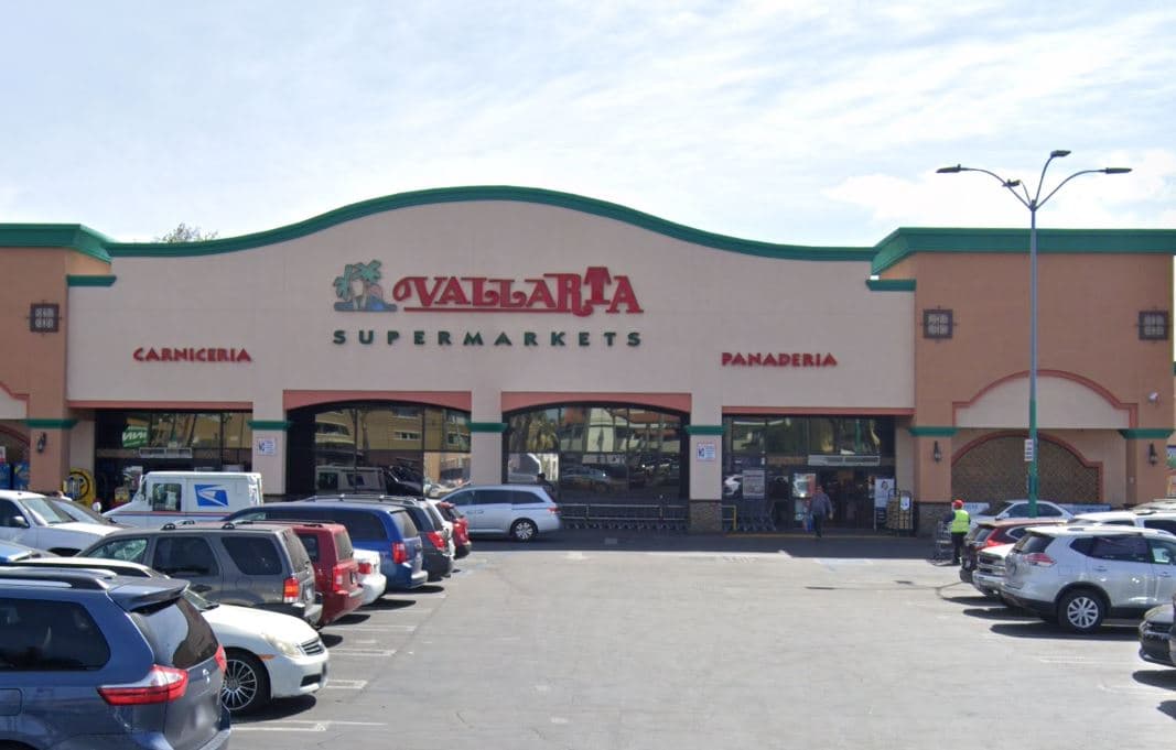 <b>North Hills</b>: La entrega de regalos será el domingo 15 de diciembre en la dirección 9136 Sepulveda Blvd. desde las 11am hasta las 2pm.