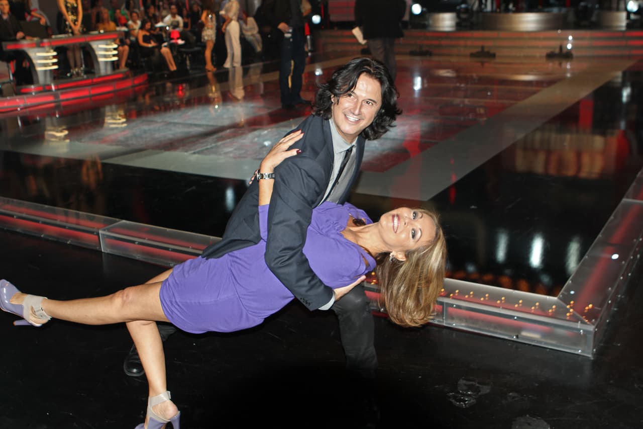 La periodista no se escapó de bailar y lo hizo con el coreográfo Poty Castillo.