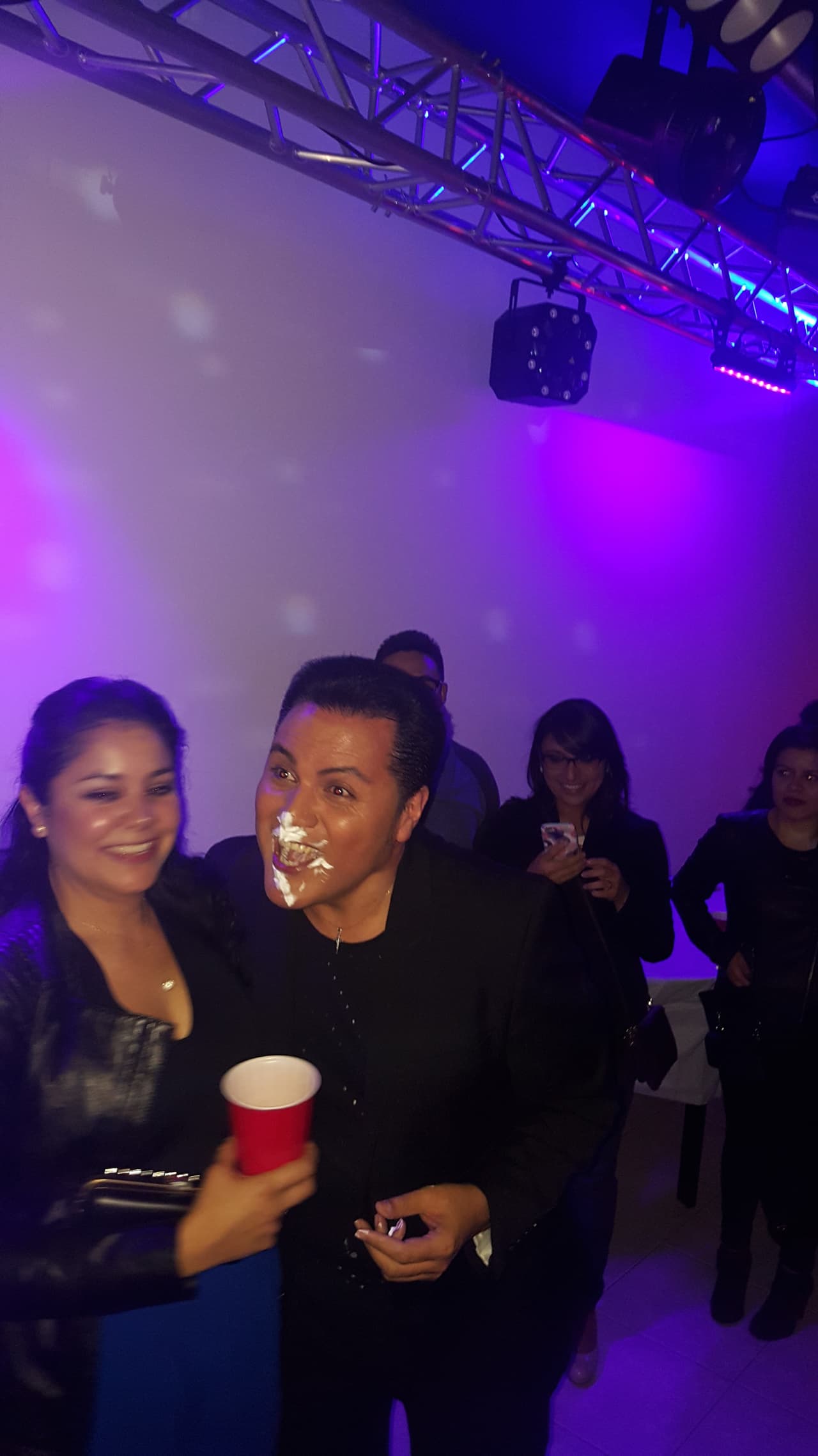 Auri Salgado celebró su cumpleaños en grande y estuvo acompañado de Diana Reyes, personalidades de Univision y muchos amigos. ¡Feliz cumple!