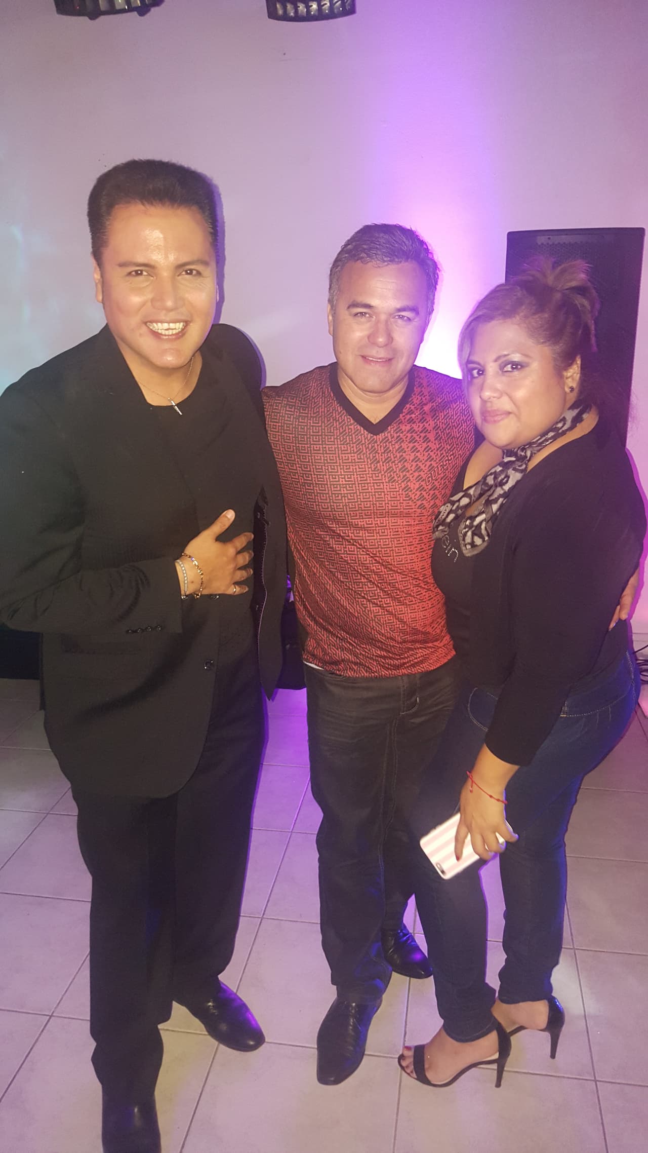 Auri Salgado celebró su cumpleaños en grande y estuvo acompañado de Diana Reyes, personalidades de Univision y muchos amigos. ¡Feliz cumple!