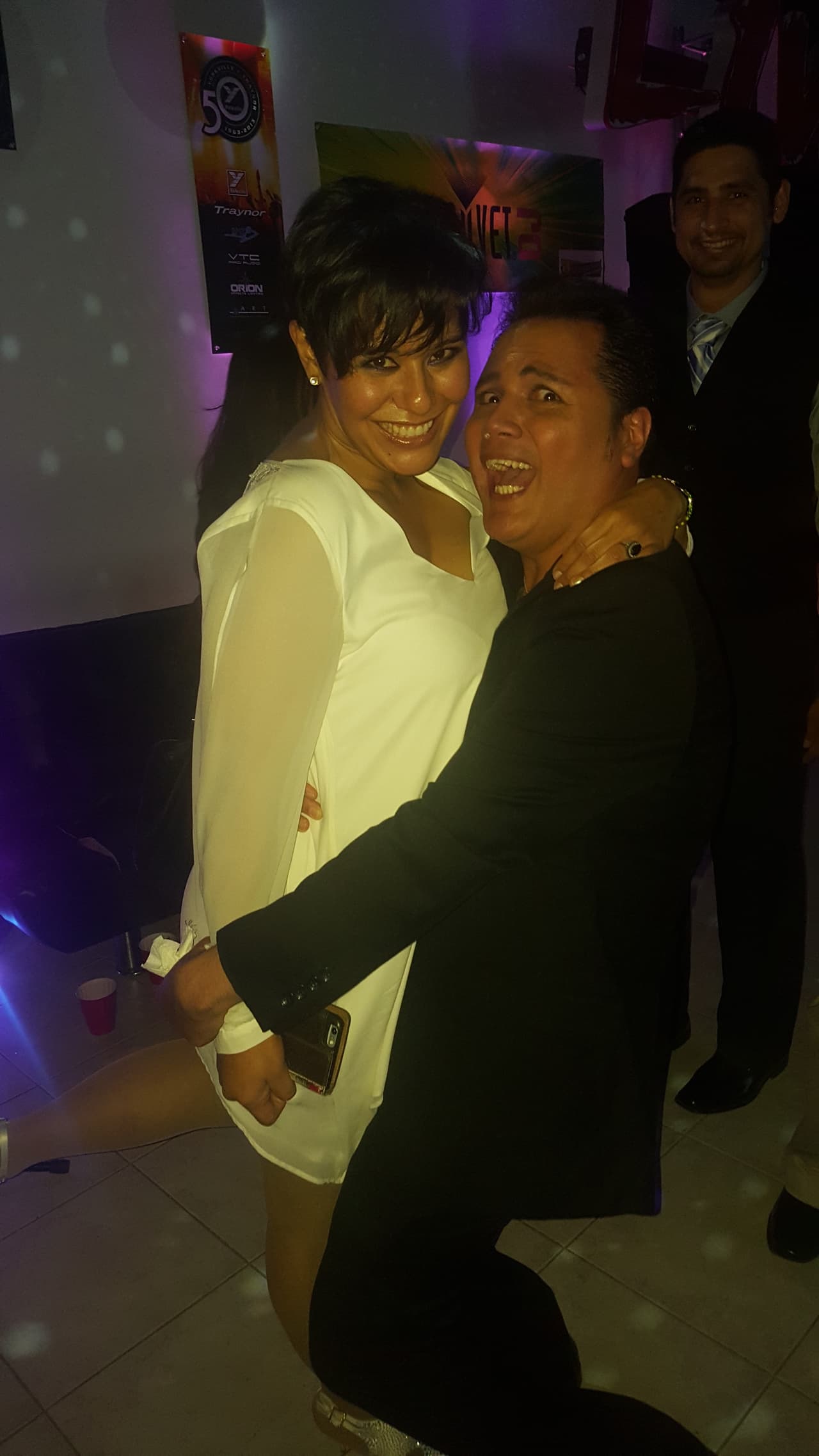 Auri Salgado celebró su cumpleaños en grande y estuvo acompañado de Diana Reyes, personalidades de Univision y muchos amigos. ¡Feliz cumple!