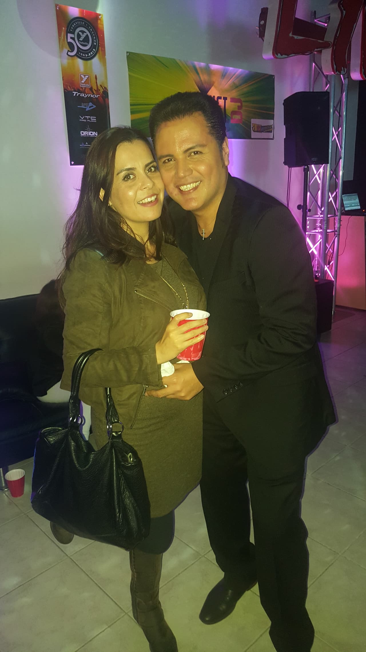 Auri Salgado celebró su cumpleaños en grande y estuvo acompañado de Diana Reyes, personalidades de Univision y muchos amigos. ¡Feliz cumple!