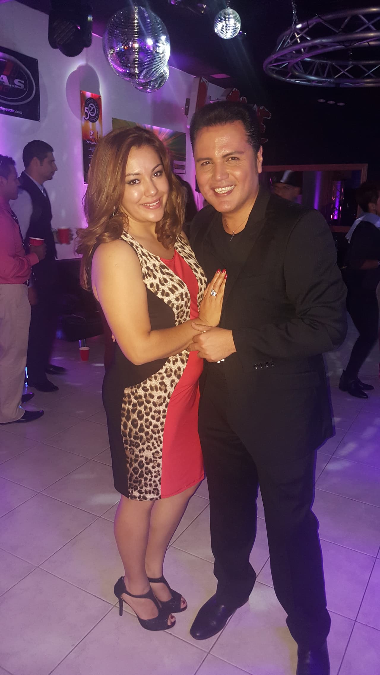 Auri Salgado celebró su cumpleaños en grande y estuvo acompañado de Diana Reyes, personalidades de Univision y muchos amigos. ¡Feliz cumple!