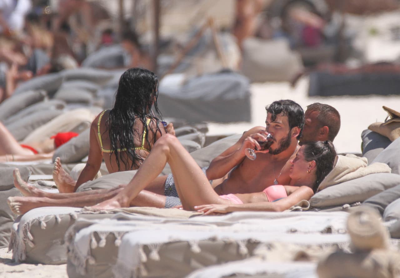 Los novios no se separaron ni un momento.