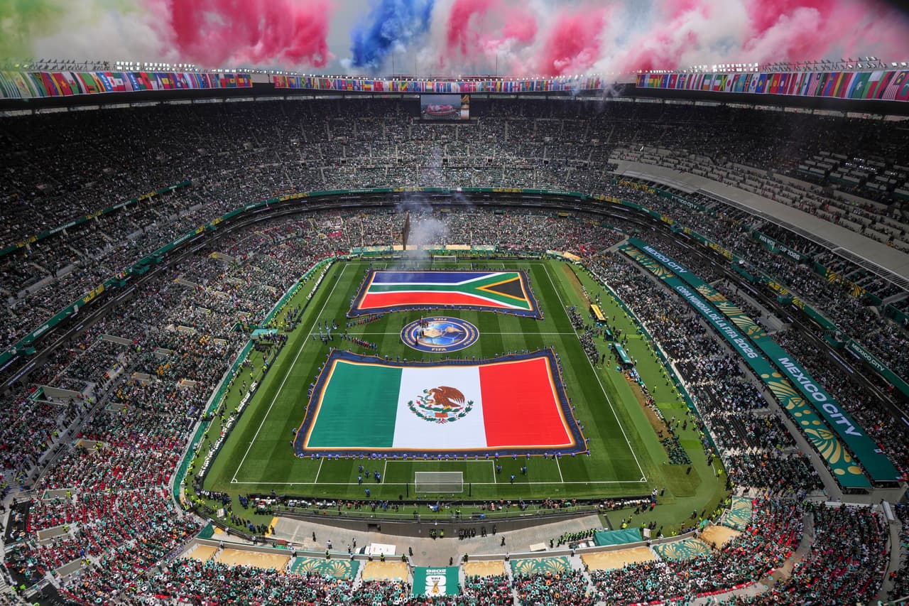 Vista general del estadio de la Ciudad de México antes del partido de fútbol del Grupo A de la Copa del Mundo entre México y Sudáfrica.