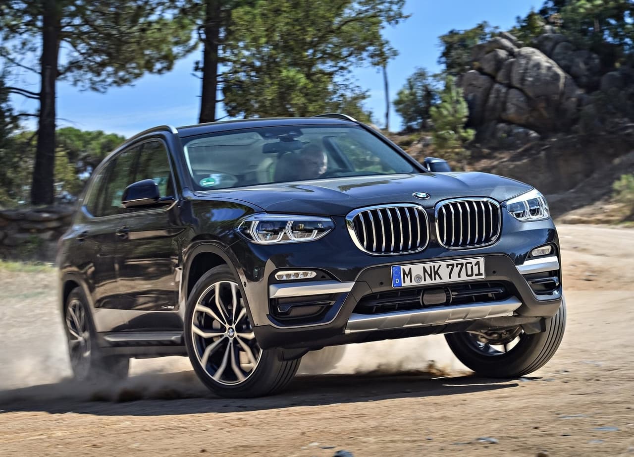<h3 class="cms-H3-H3"><b>BMW X3</b></h3>
<br>
<br>
<b>Precio promedio: </b>29,073 dólares
<br>
<b>Porcentaje promedio por debajo del valor de mercado: </b>10.5%
<br>
<b>Ahorro promedio: </b>3,502 dólares
