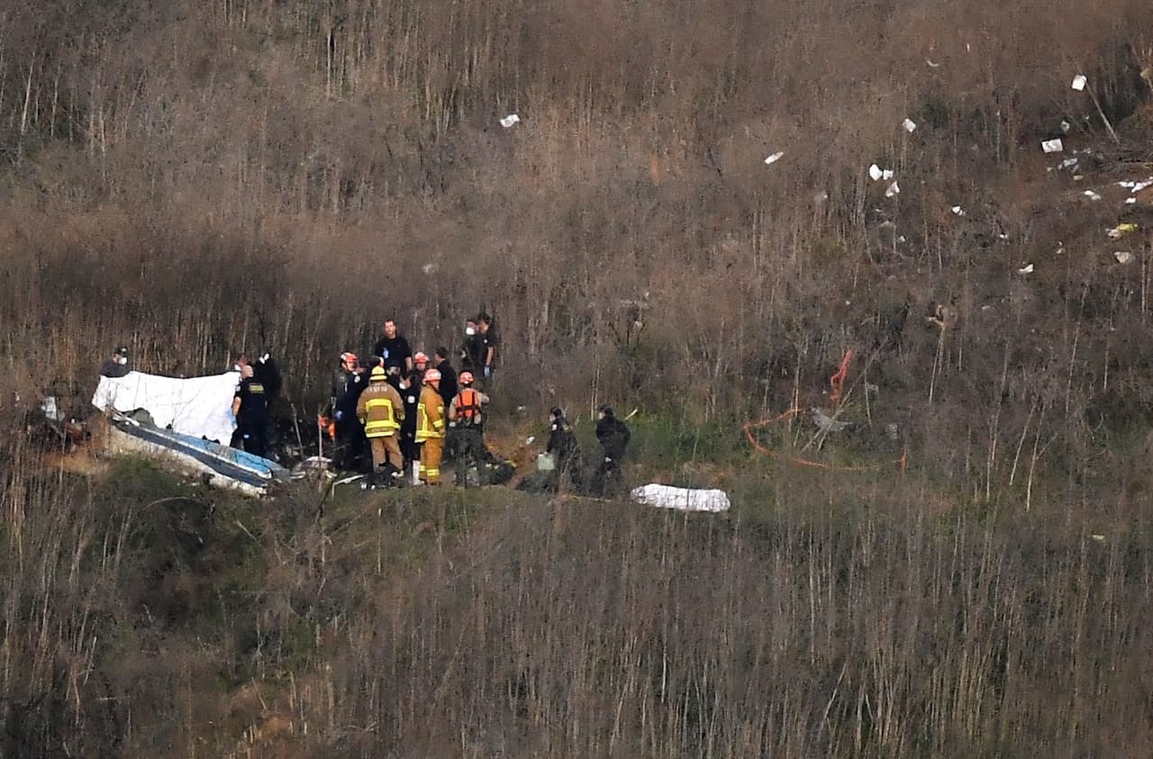 Bryant viajaba en 
<b><a href="https://www.tudn.com/nba/asi-era-el-mamba-chopper-el-helicoptero-de-kobe-bryant-video" target="_blank">un helicóptero Sikorsky S-76B</a></b> que se estrelló en una zona montañosa de Calabasas, California. La investigación para esclarecer qué sucedió inició el mismo domingo y está a cargo de la Junta Nacional para la Seguridad en el Transporte (NTSB por sus siglas en inglés).