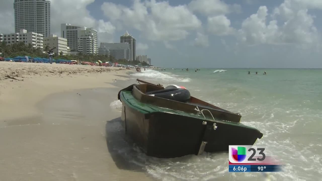 Llegan dos balseros cubanos a playa de Miami Beach