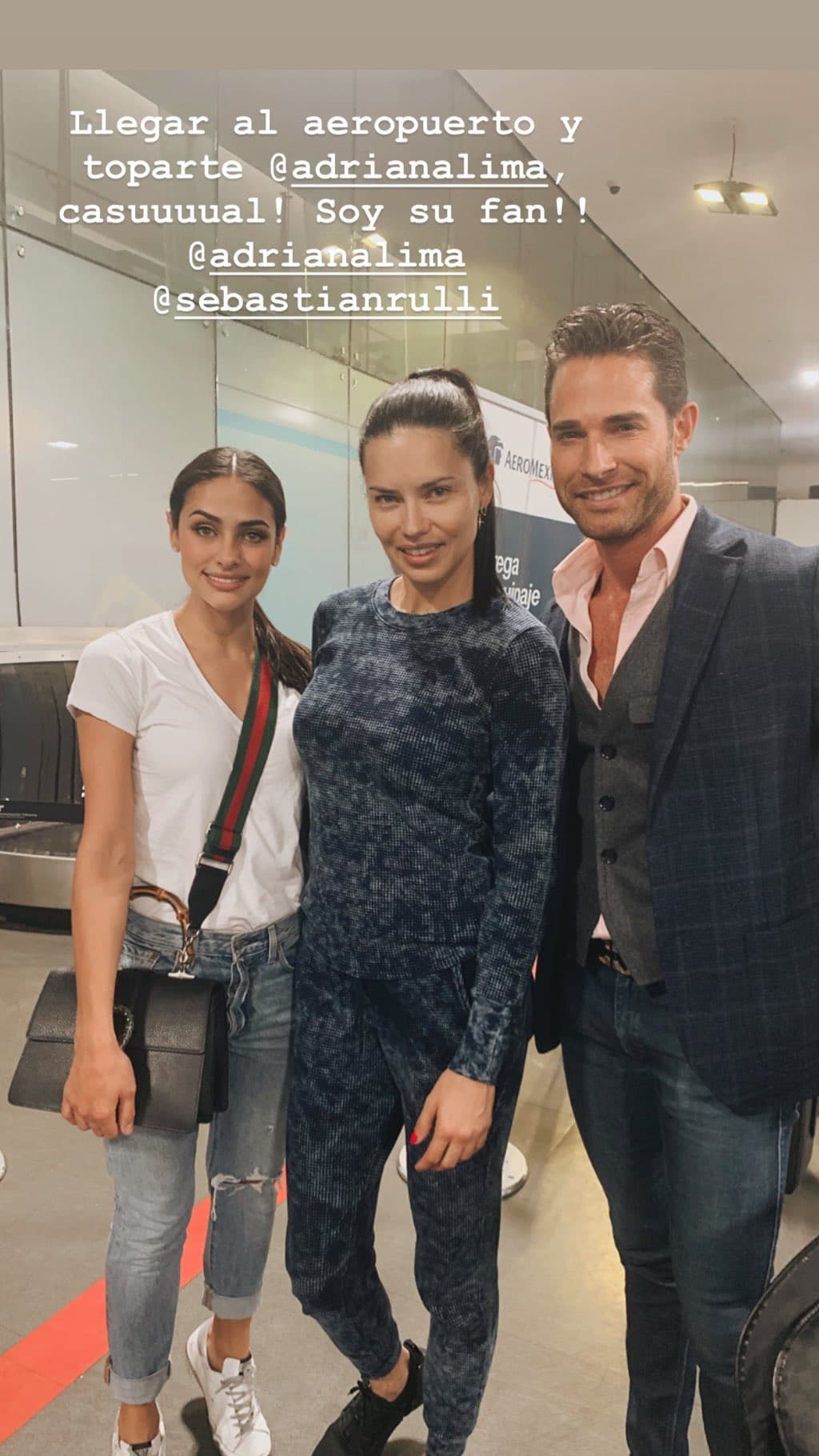 Además, la actriz mexicana no perdió la oportunidad de compartir el singular momento en sus historias de Instagram.