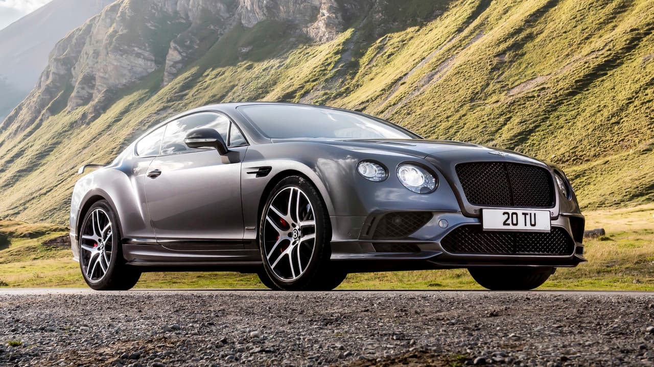 El nuevo Supersport ofrece una gran variedad de accesorios para su personalización a gusto del cliente. Entre estos se encuentran vents, parrillas y alerones. 
<br>