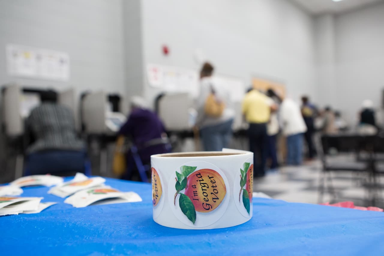 Presentan demanda para que envíen solicitudes de votación en ausencia en español en Gwinnett