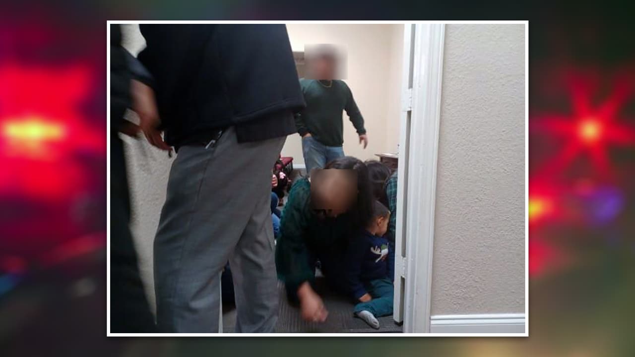 Algunas de las personas que asistían a la vigilia 
<b>buscaron refugio del ataque en una iglesia cercana</b>.