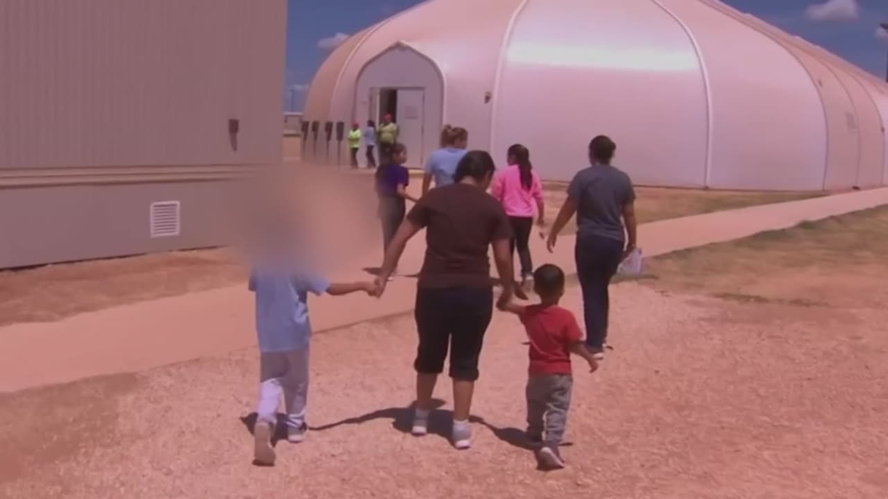 Madres postparto viven detenidas en centros de detención de ICE, lejos de sus bebés en Texas