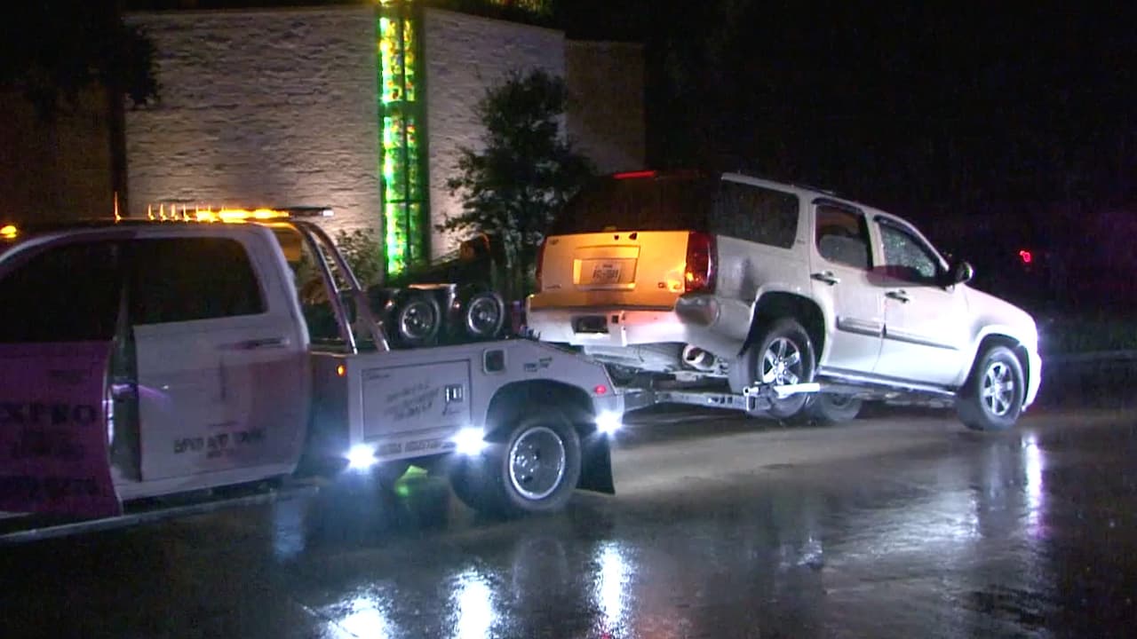 Se sabe que los cinco jóvenes tienen edades entre 14 y 19 años, incluyendo a cuatro mujeres. El único hombre, de 19, era el que conducía la camioneta donde intentaron escapar.