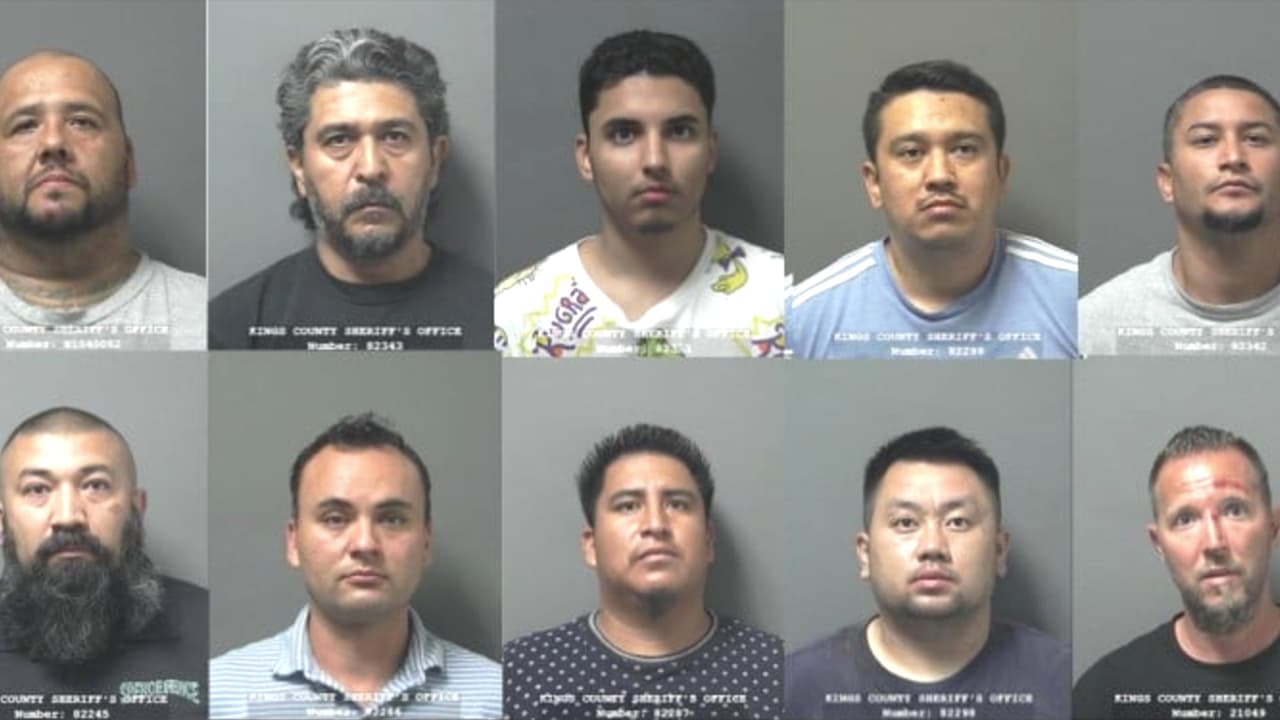 Los detectives de la Oficina del Alguacil del condado de Kings participaron en la
<b><a href="https://www.facebook.com/KingsCoSheriffsOffice/posts/389264736046611" target="_blank">Operación Link Up, </a></b>cuyo objetivo era desenmascarar a posibles sospechosos de trata de personas o depredadores sexuales que operan en el Valle Central.