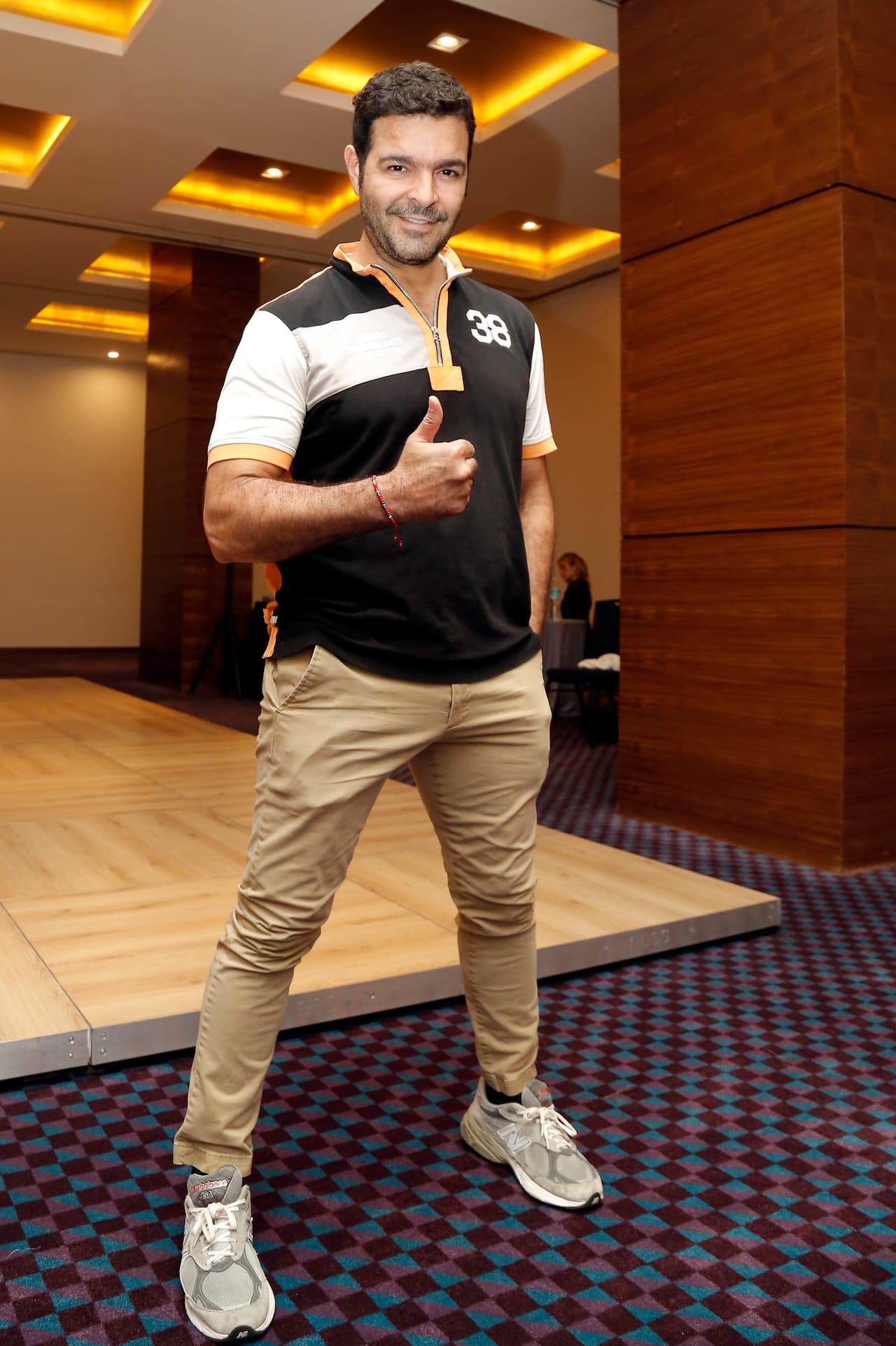 El cantante mexicano lleva practicando a diario desde el domingo durante por lo menos tres horas.