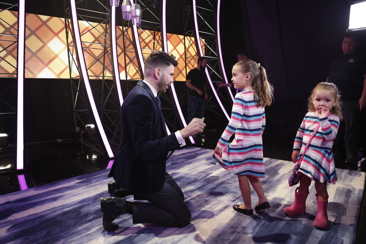 Carolina y Daniela son hijas de Pablo Montero y Carolina Van Wielink, quienes llevan seis años casados.