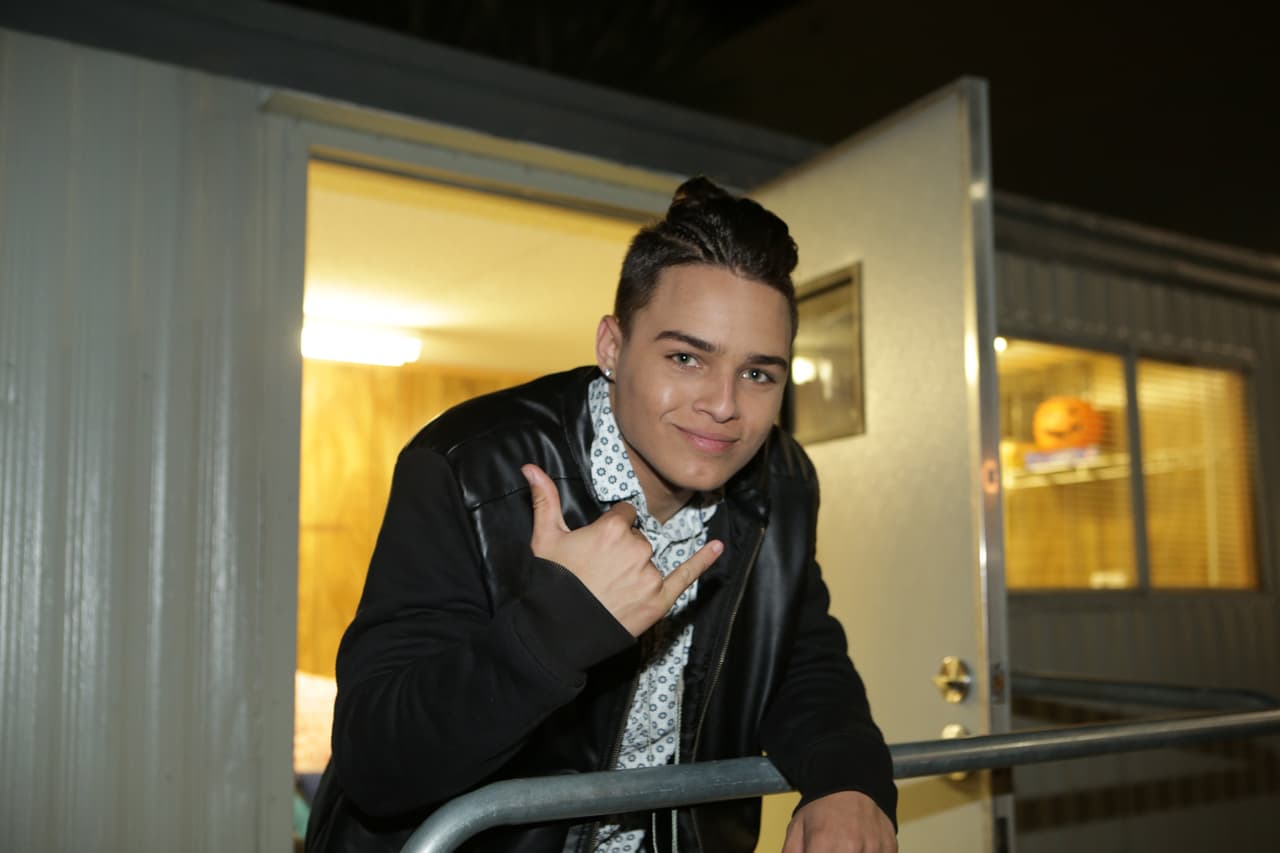 Brian le pide a sus fans mucho apoyo.